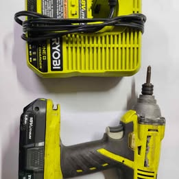 🔩 Taladro de Impacto Ryobi con cargador y pila en venta 🔩