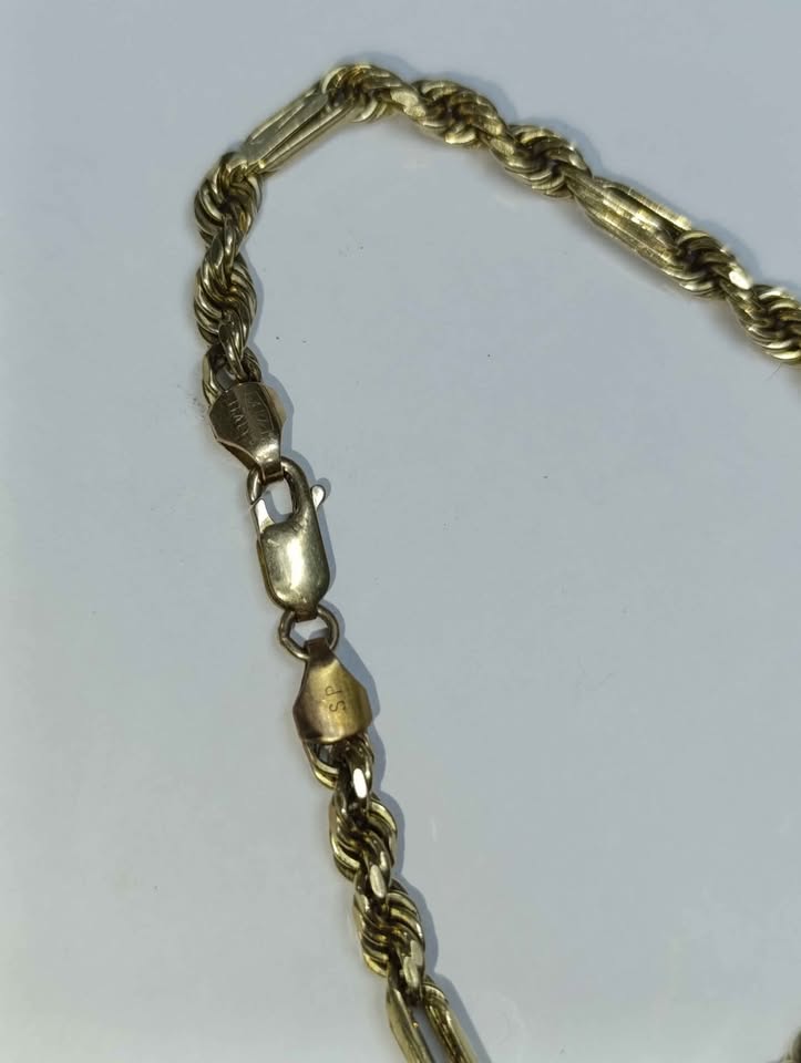 Oro Esclava tejido torzal 10k pesa 5.8gr usada