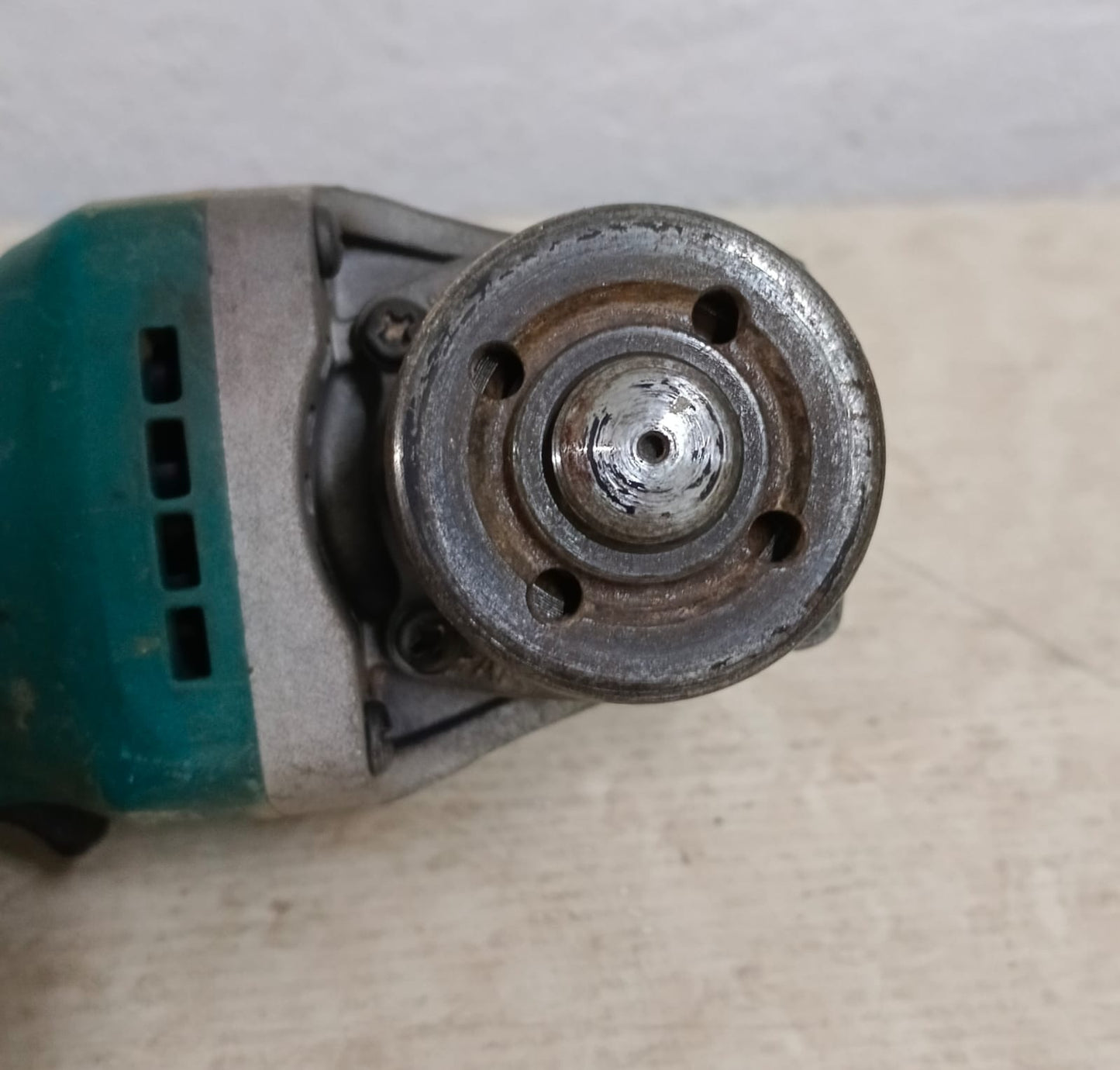 Esmeril MAKITA ga4530, usado