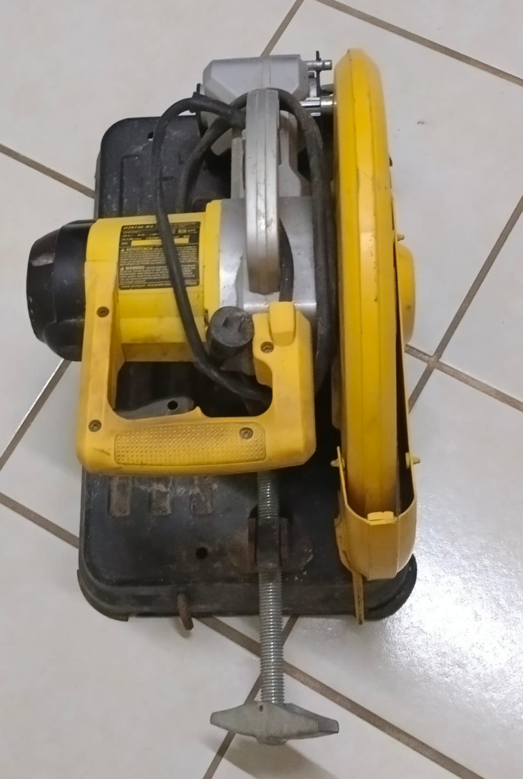 Cortadora de metal DEWALT d28730-b3