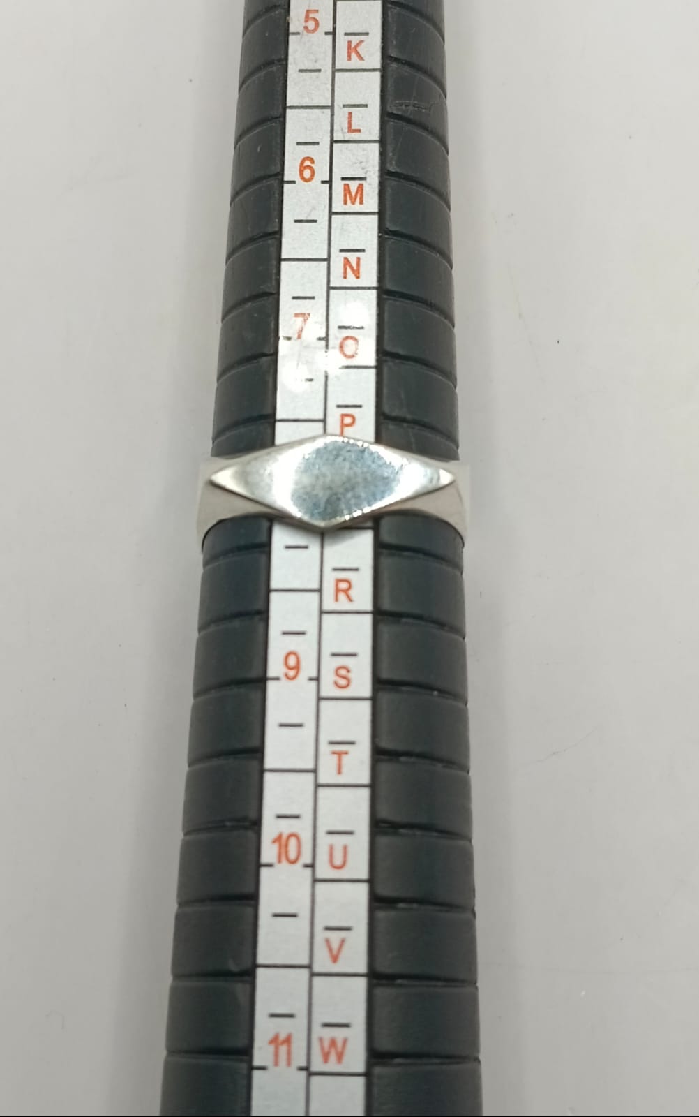 Anillo con diseño PLATA 925 peso 3.1gr