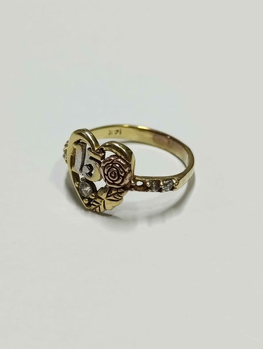 Oro Anillo XV Años 2.7 Gramos USADO