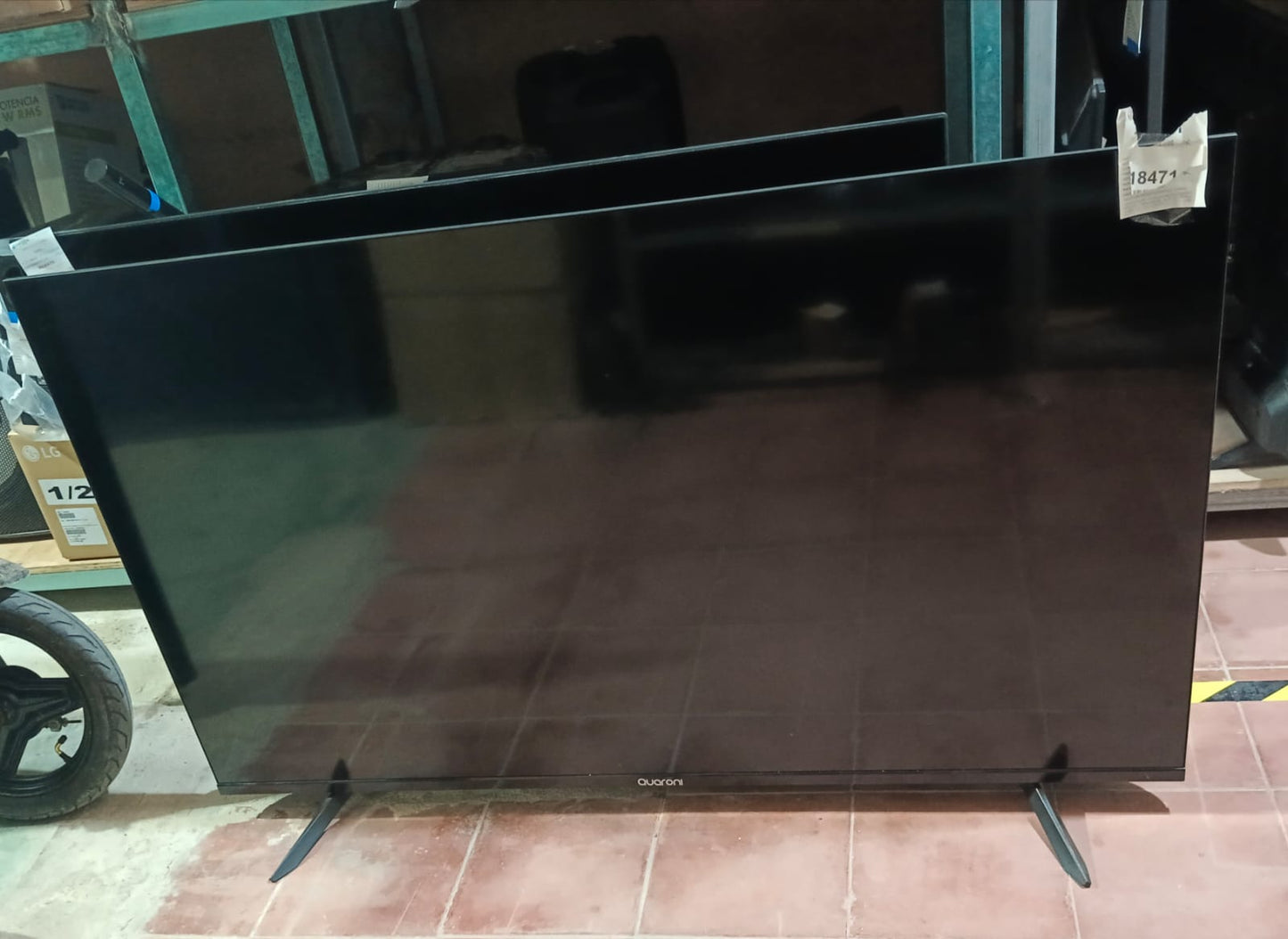 Pantalla smart tv QUARONI 58 pulgadas, usado