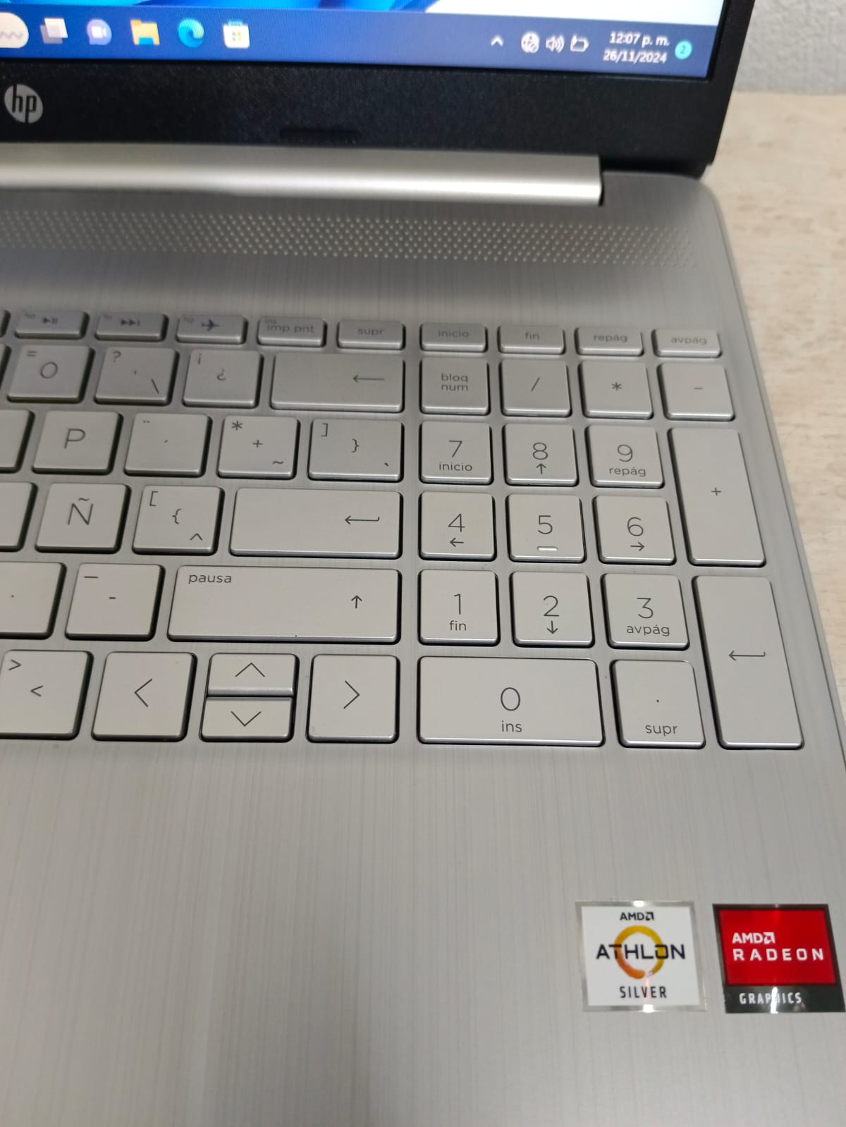 Laptop hp 256gb ssd 8ram amd athlon silver, usado