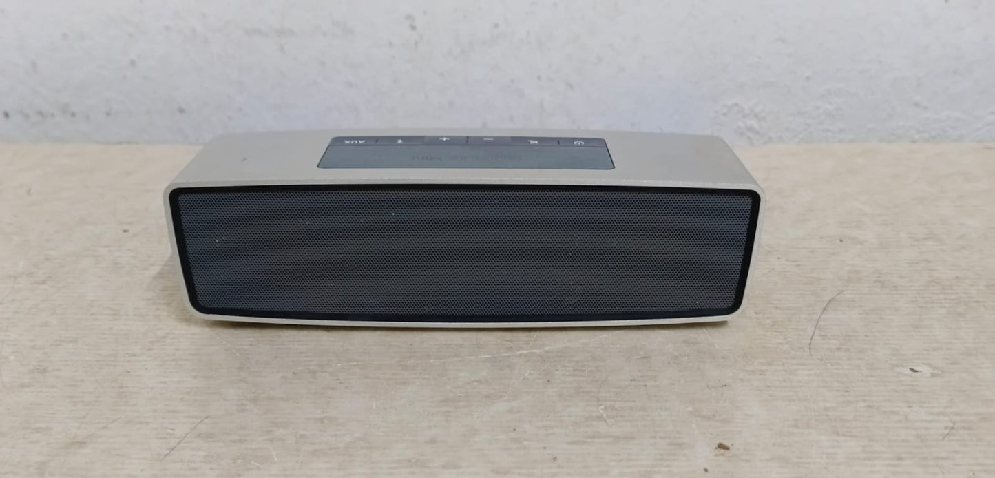 Bocina recargable BOSE soundlink mini, usado