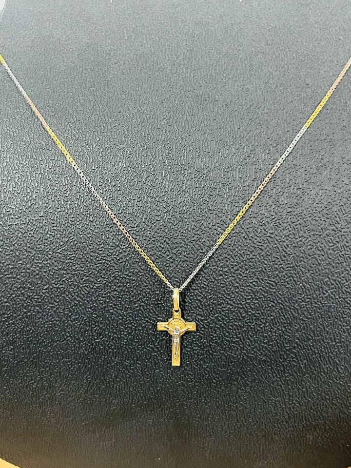Oro Cadena y Dije religioso 10k 1.5g