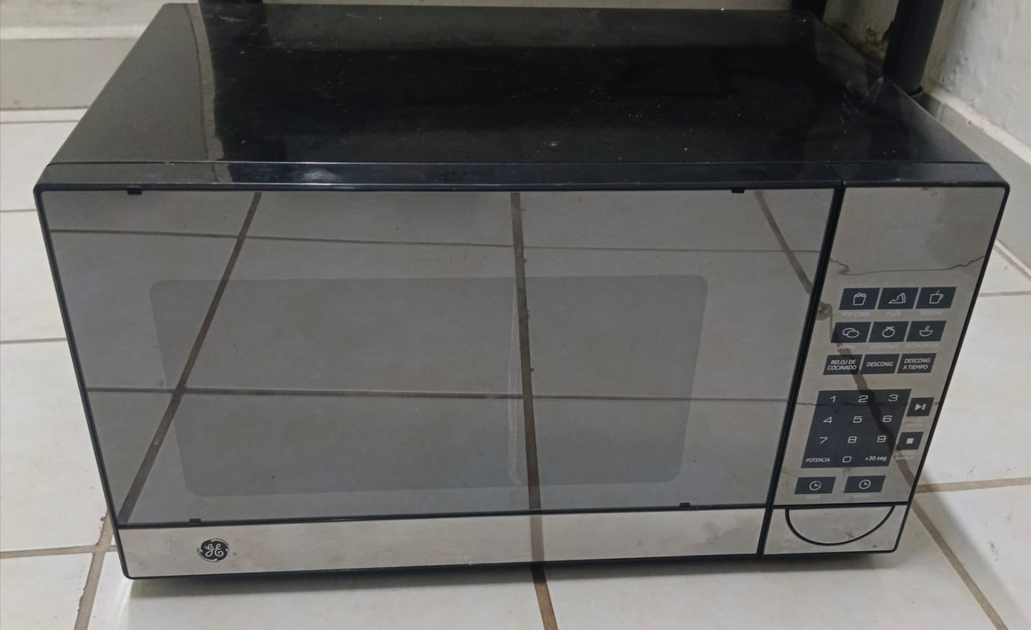 Horno de Microondas General Electric, usado