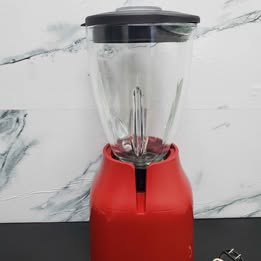 LICUADORA OSTER CON VASO DE VIDRIO Y VELOCIDADES