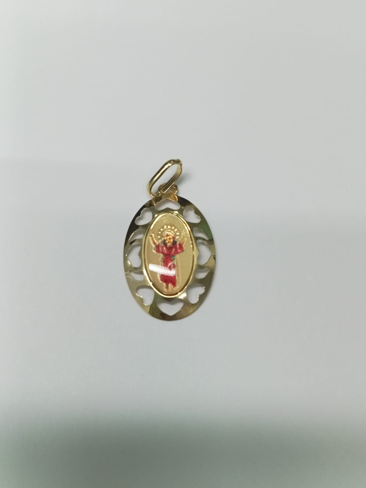 Dije Religioso en Oro 10k con Diseño de Corazón