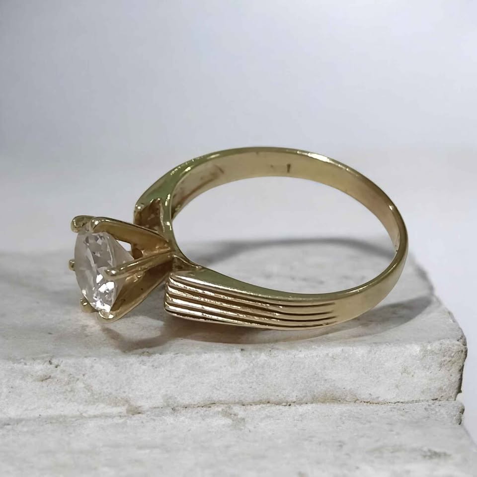 Oro anillo 10k 2.5g