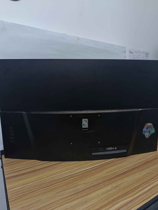 MONITOR CRUA EN CAJA