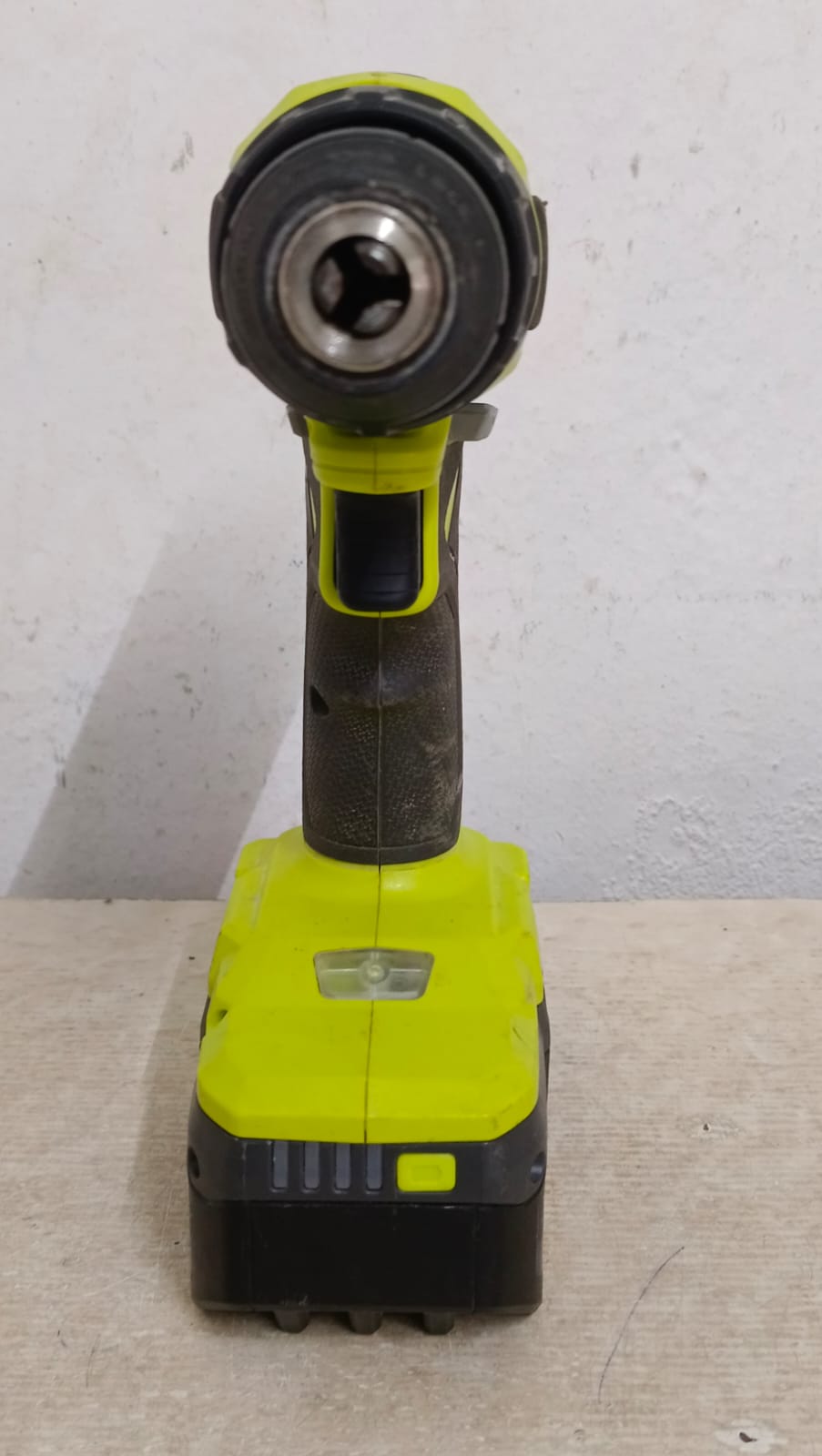 taladro inalambrico RYOBI pcl206, usado
