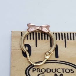 ARETES CON MOÑO ROSADO DE ORO DE 10 KILATES CON PESO DE 0.7 GRAMOS