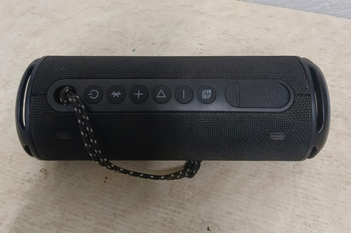 Bocina tronsmart t7 con usb, usado
