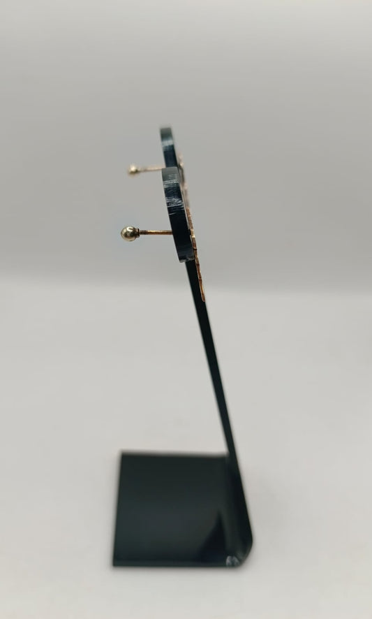 Aretes letra "L" ORO 10k peso 1.4gr, usado