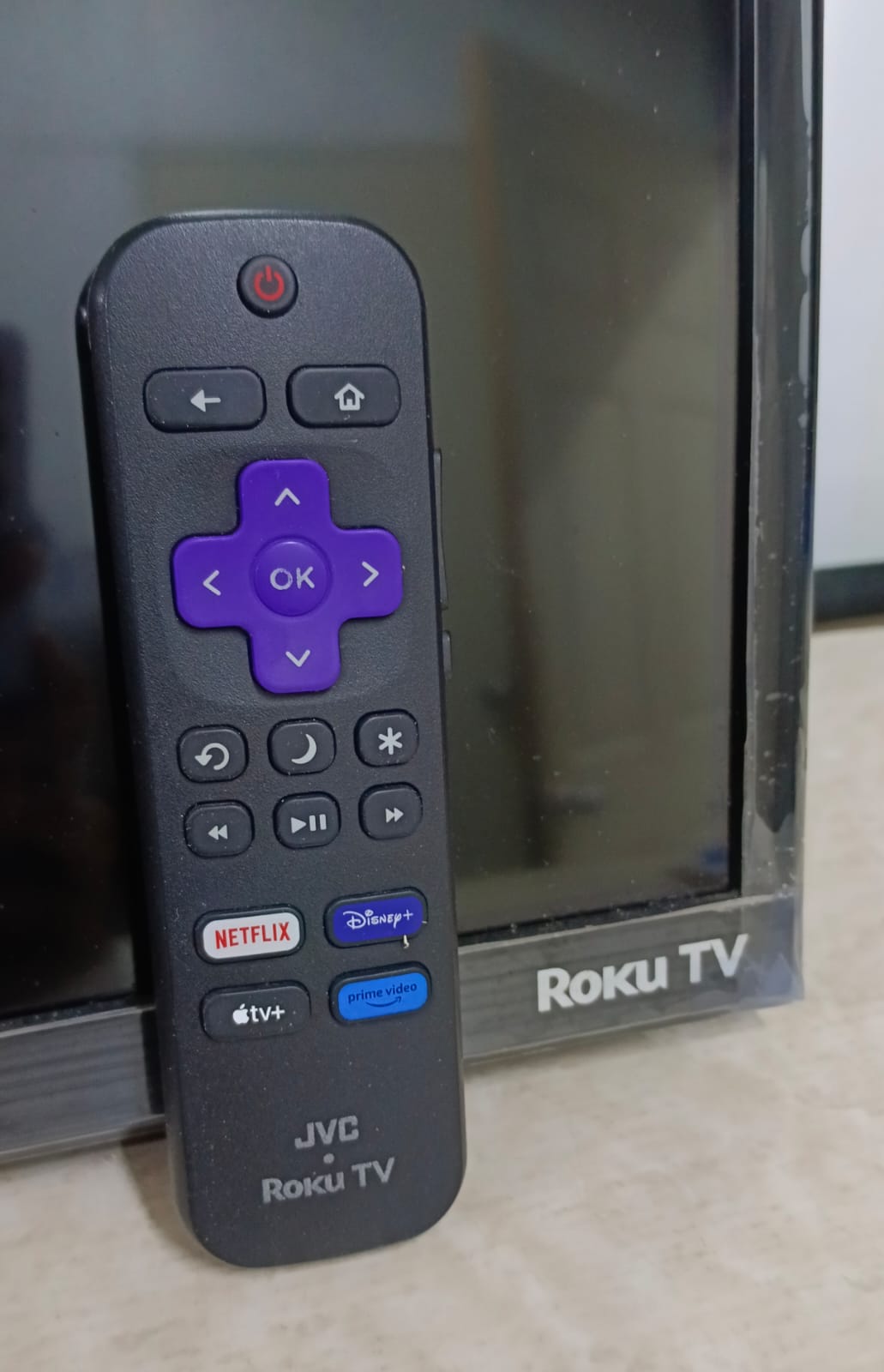 Smart tv JVC 32 pulgadas con control, usado