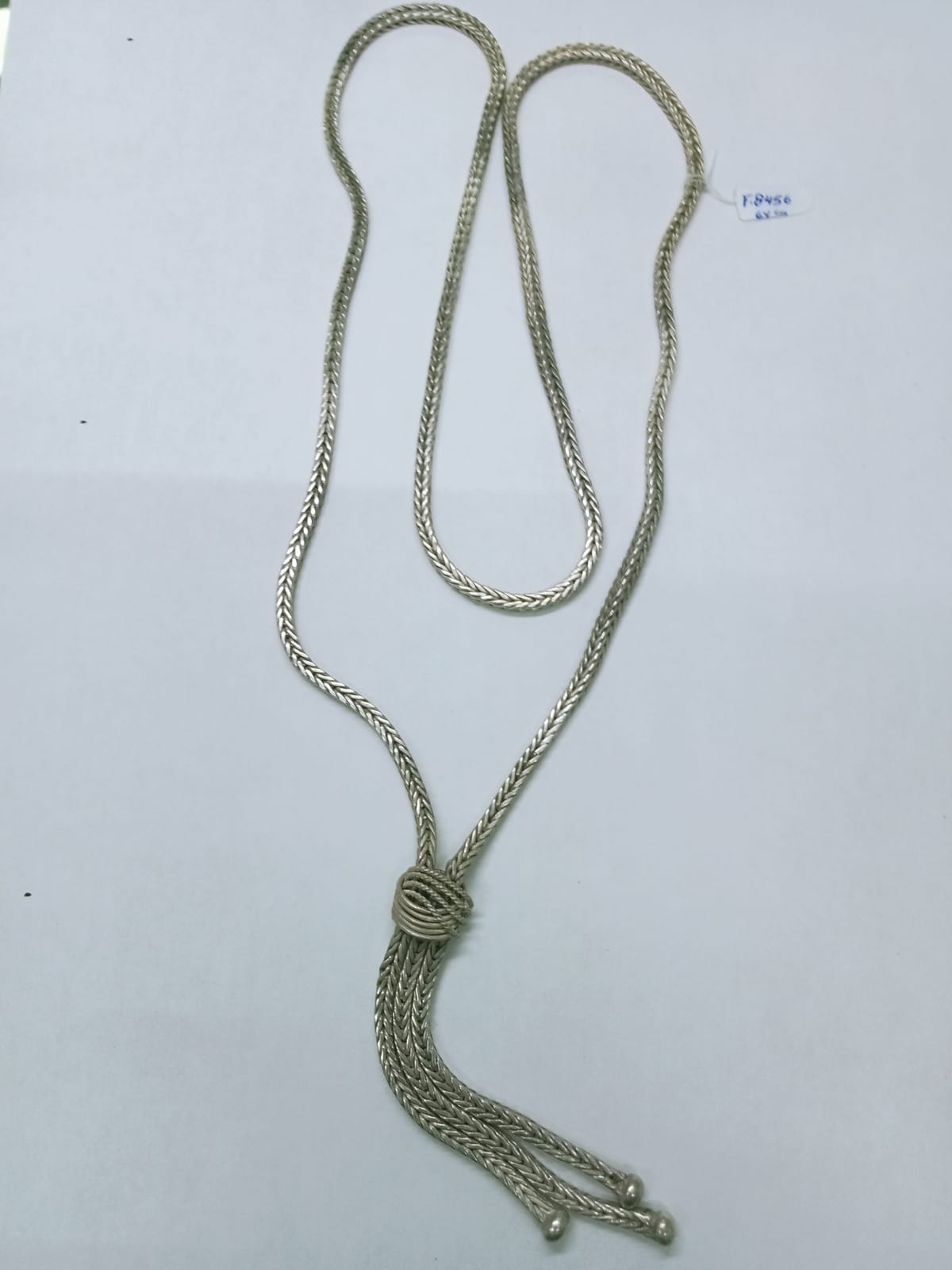 Collar Largo Minimalista de Plata con Nudo Final