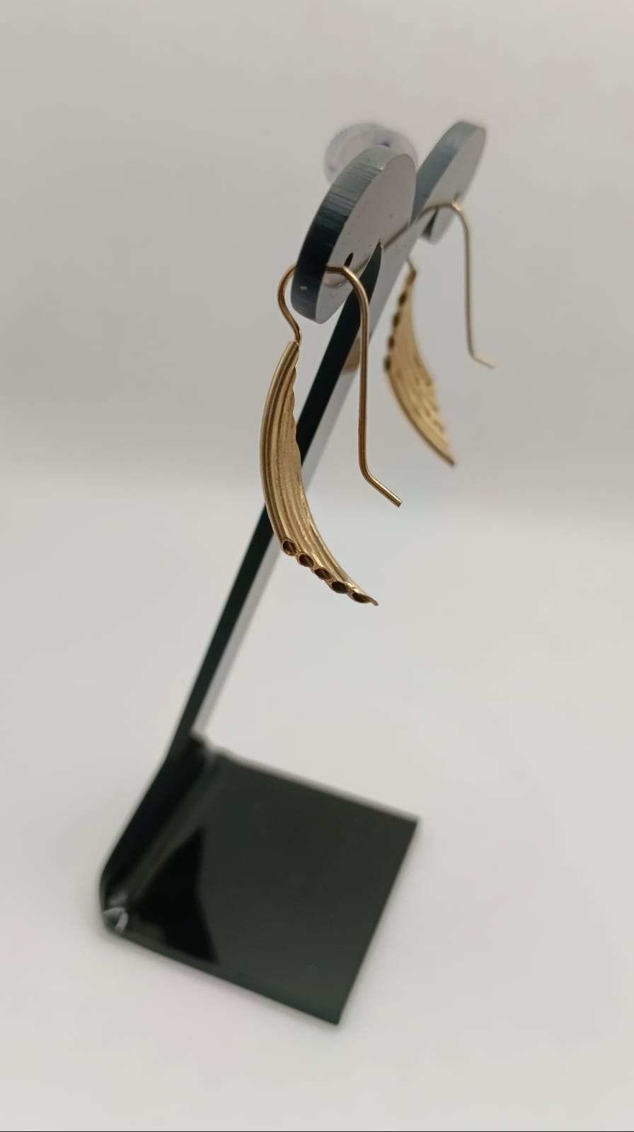 Aretes tipo tubitos ORO 8k peso 3gr, usado