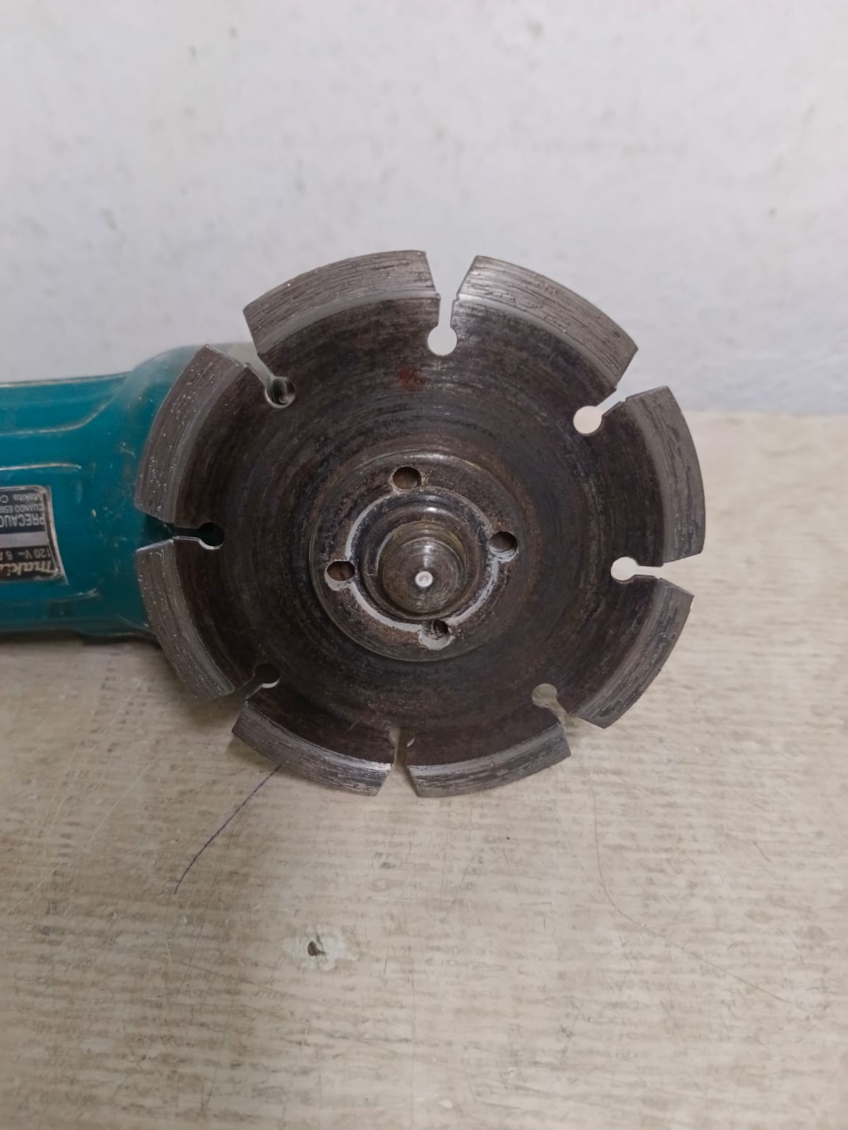 Mini esmerl MAKITA ga4530, usado