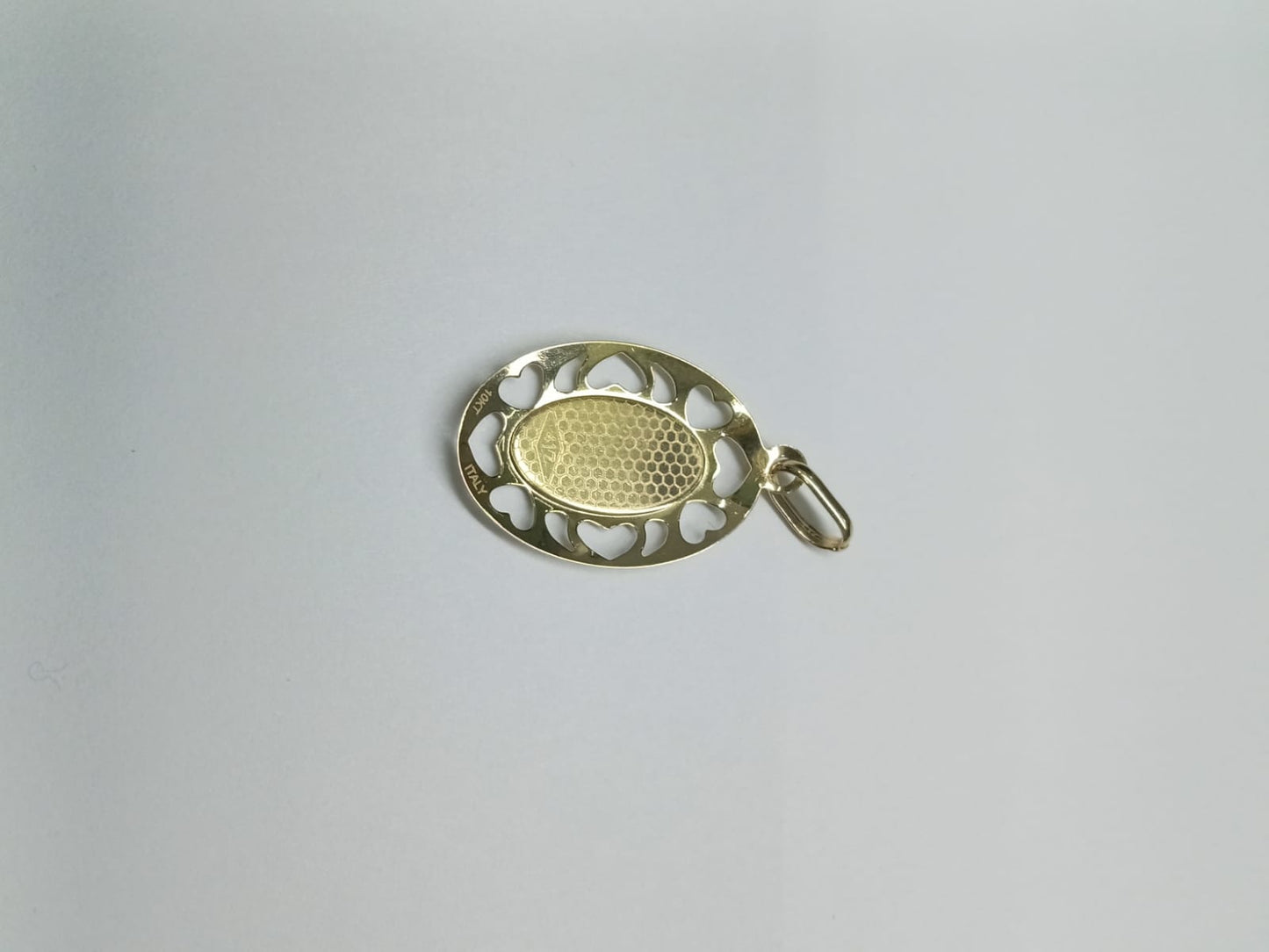 Dije Religioso en Oro 10k con Diseño de Corazón