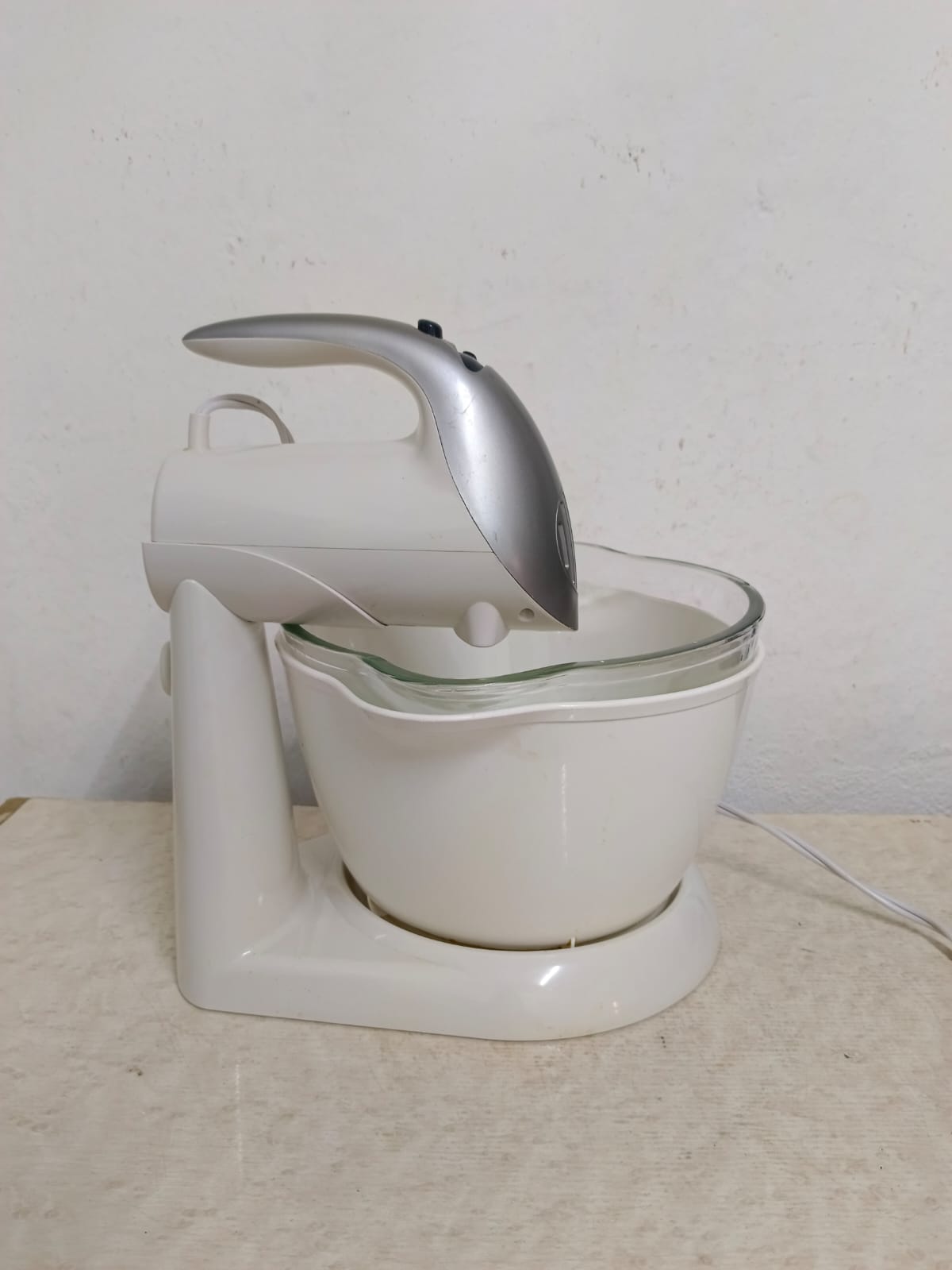Batidor de Cocina Black & decker con accesorios, usado