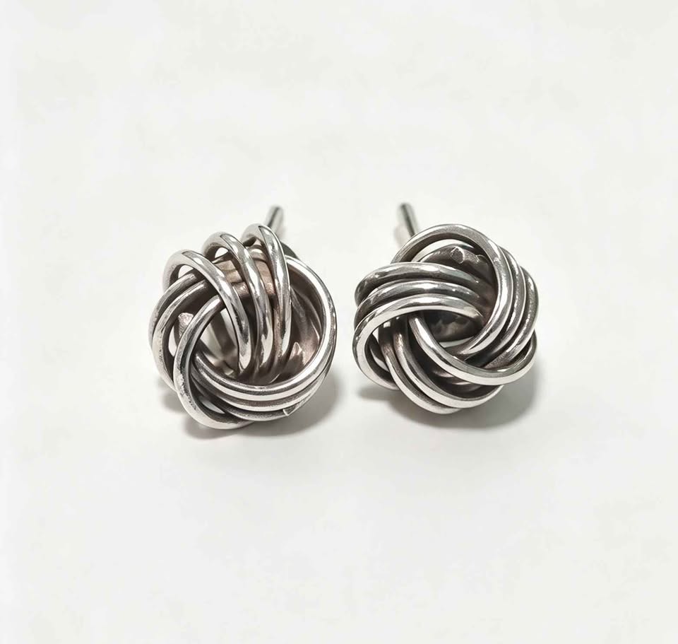 Plata aretes de nudo .925 3.4g