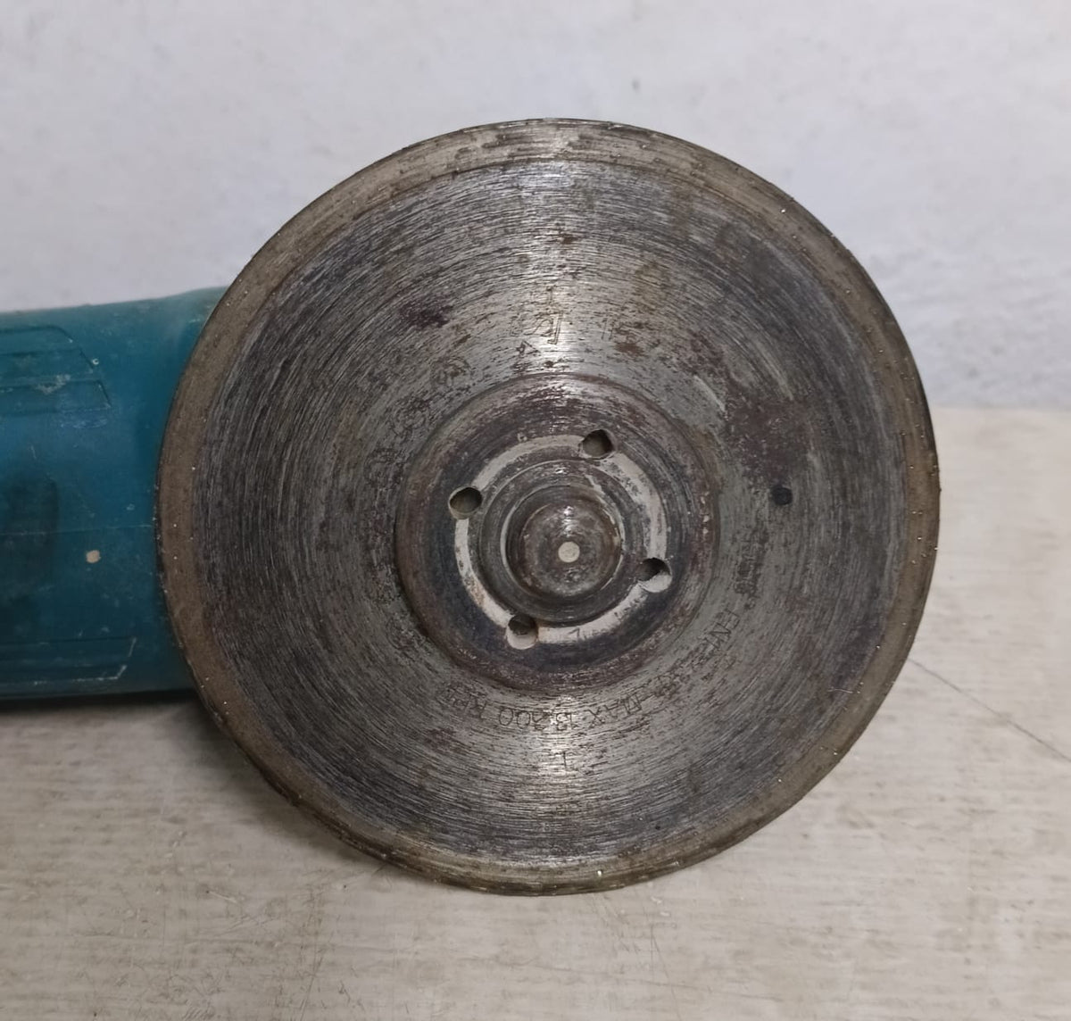 Esmeril MAKITA m0901