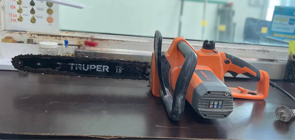 Motosierra Eléctrica Truper 18’-USADO