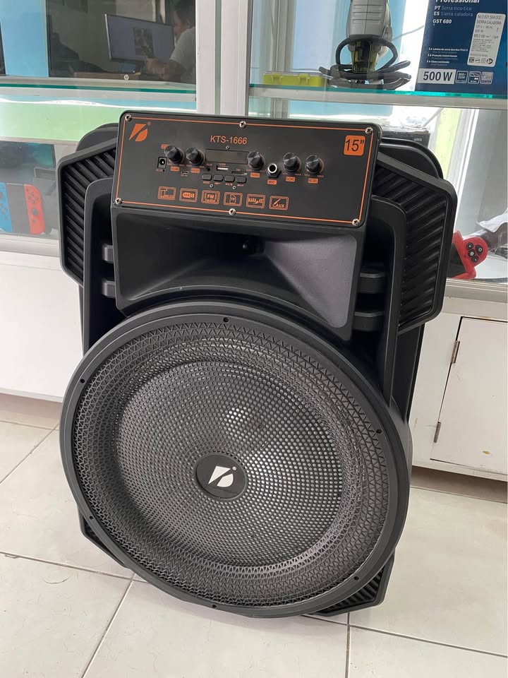 Bocina Speaker con micrófono-USADO