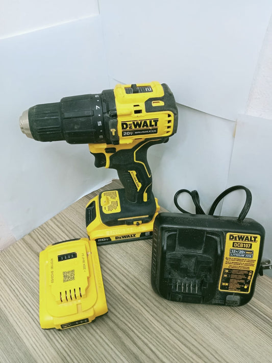 Taladro Inalámbrico DEWALT  💛/dcd709