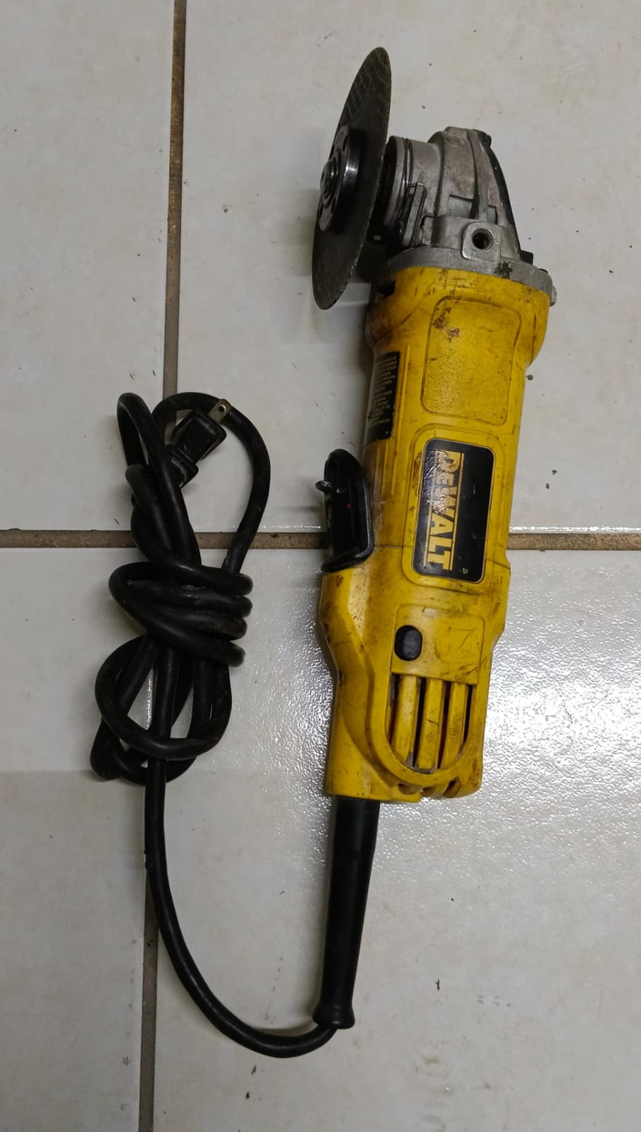 Mini esmeril DEWALT dwe-4021 b3, usado