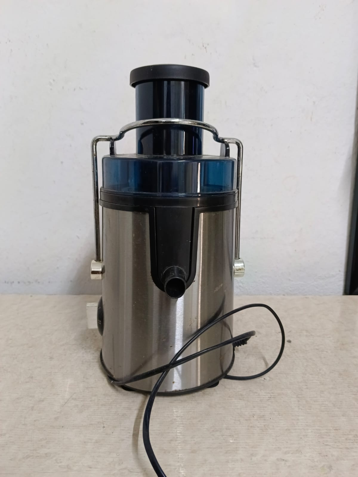 Extractor de jugos ELECTRIC JUICER jh-3028, usado