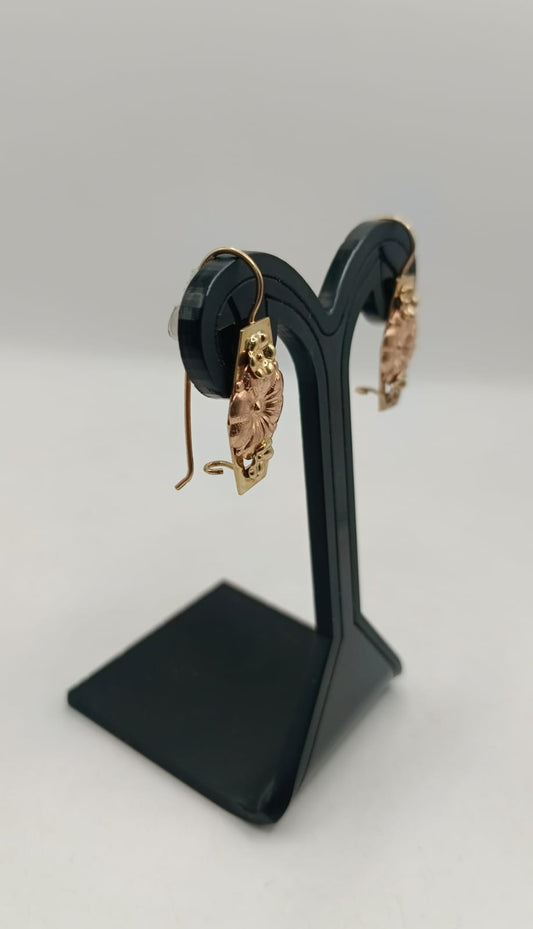 ARETE flor ORO 10K peso 2.7gr, usado