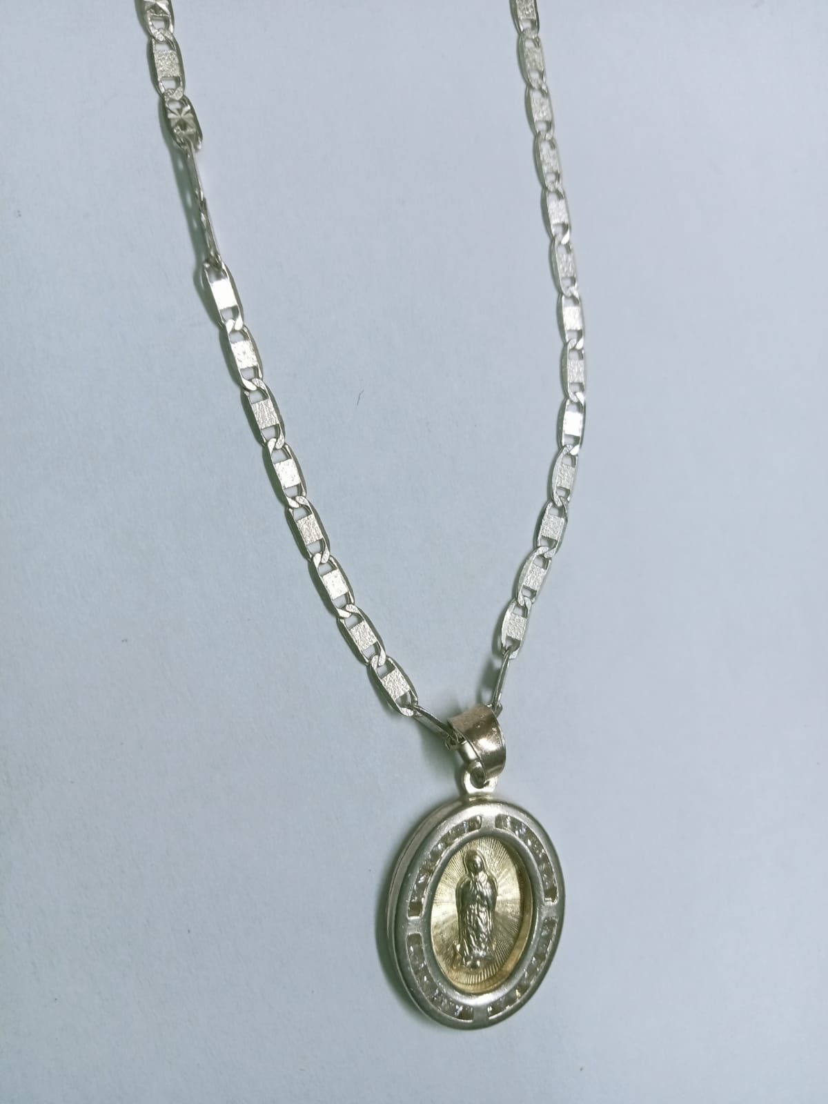 Cadena de Plata con Dije Religioso – 5.4 g