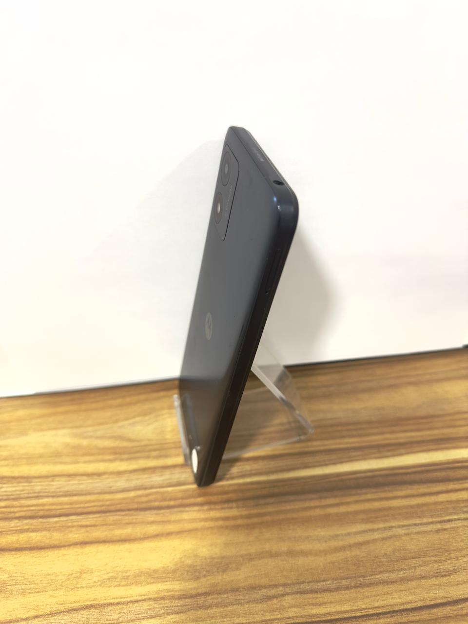 Celular moto e13 64 gb 2 ram liberado USADO