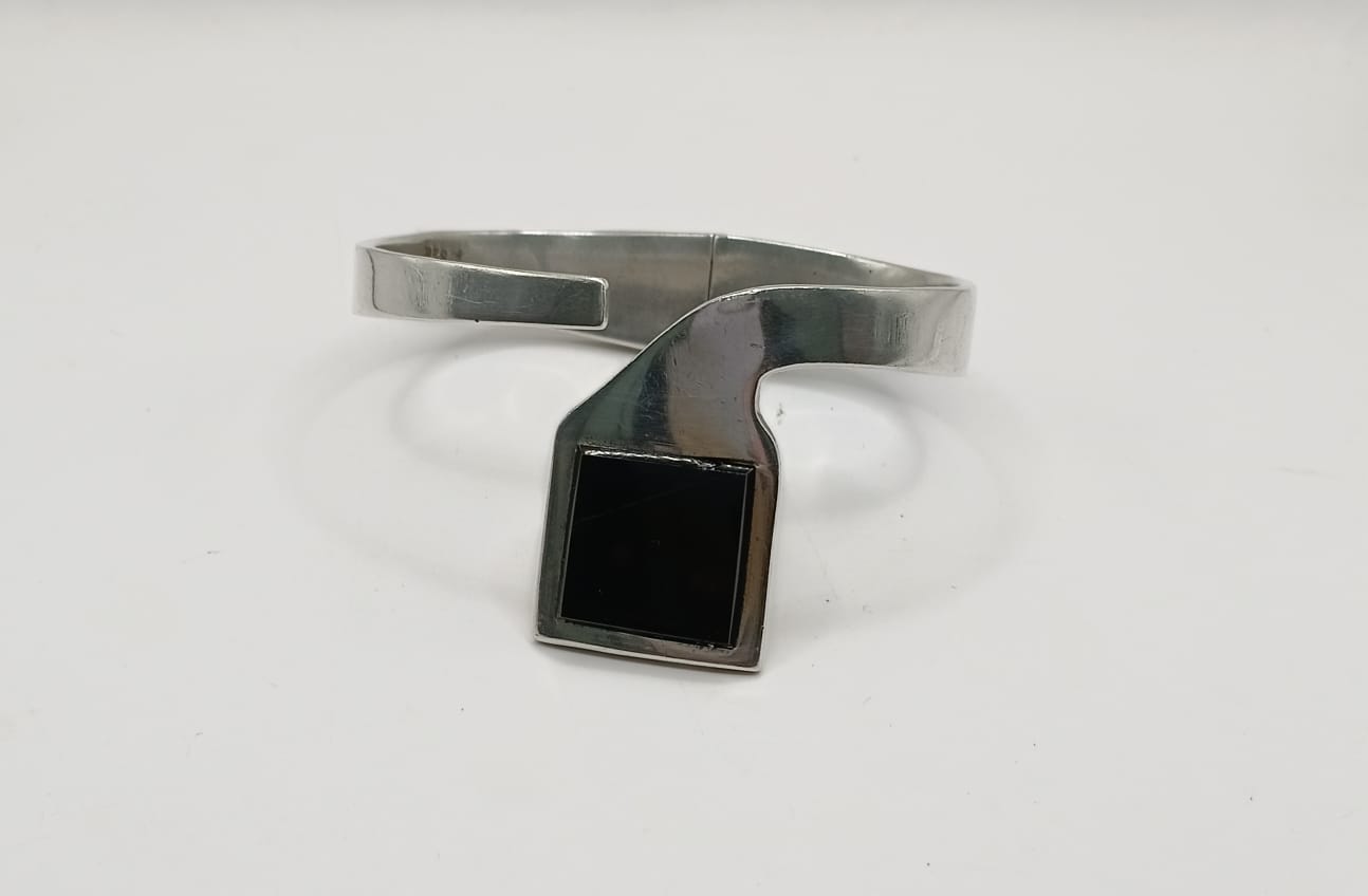 Pulsera con sintetico PLATA925 peso 56.4gr, usado