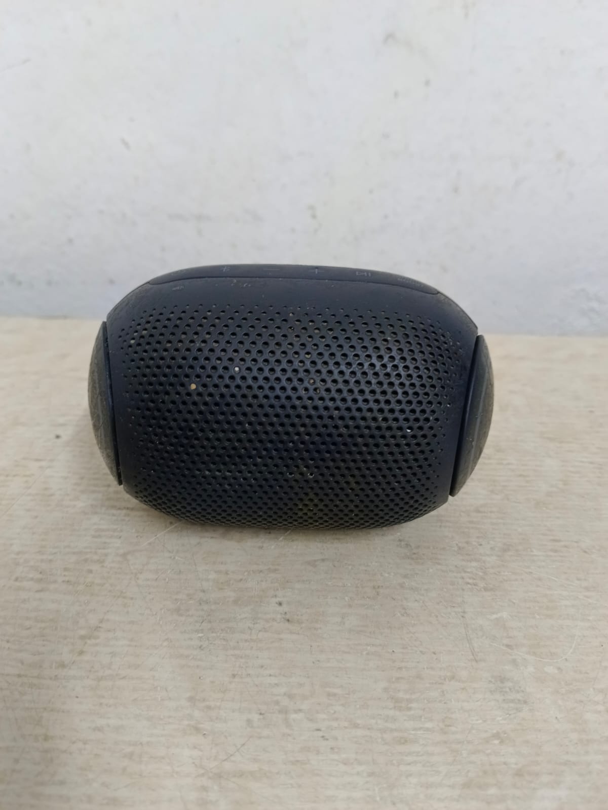 Bocina recargable LG, usado