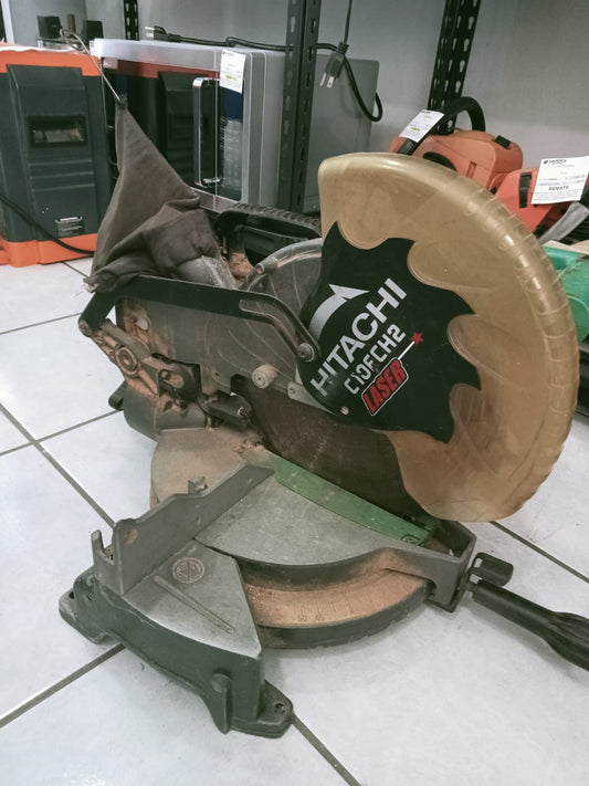 Sierra ingletadora eléctrica Hitachi C10FCH2-usada