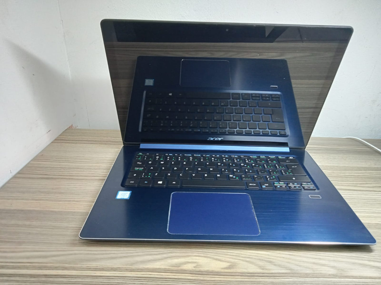 Laptop Lenovo slim 3 256 gb 8 ram ssd solido con cargador