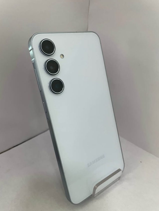 Samsung Galaxy A55 - 128 GB / 8 GB RAM - Usado