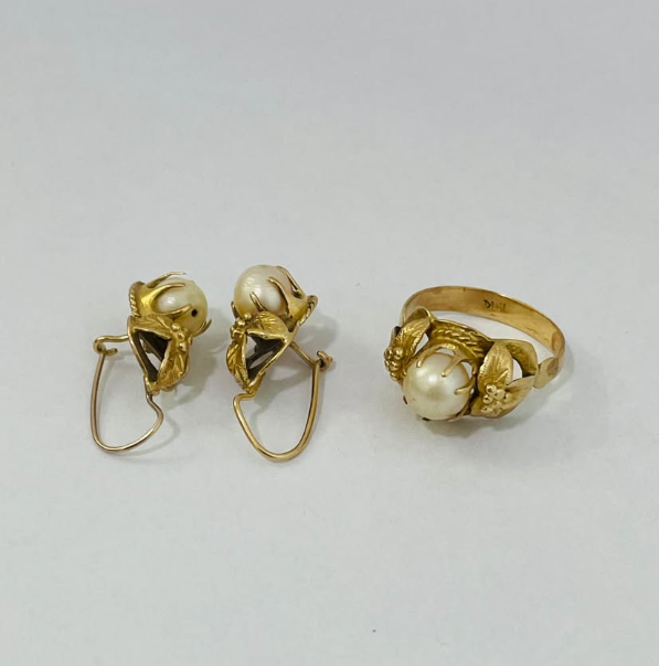 Juego de Aretes y Anillo #7 Oro 18k / 9.20gr