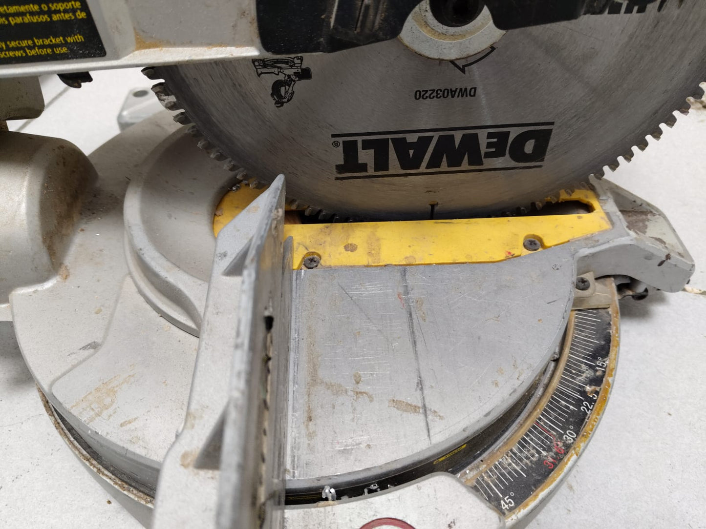 STANLEY Sierra de Inglete 10” 1650W SM16-B3 (Usada)
