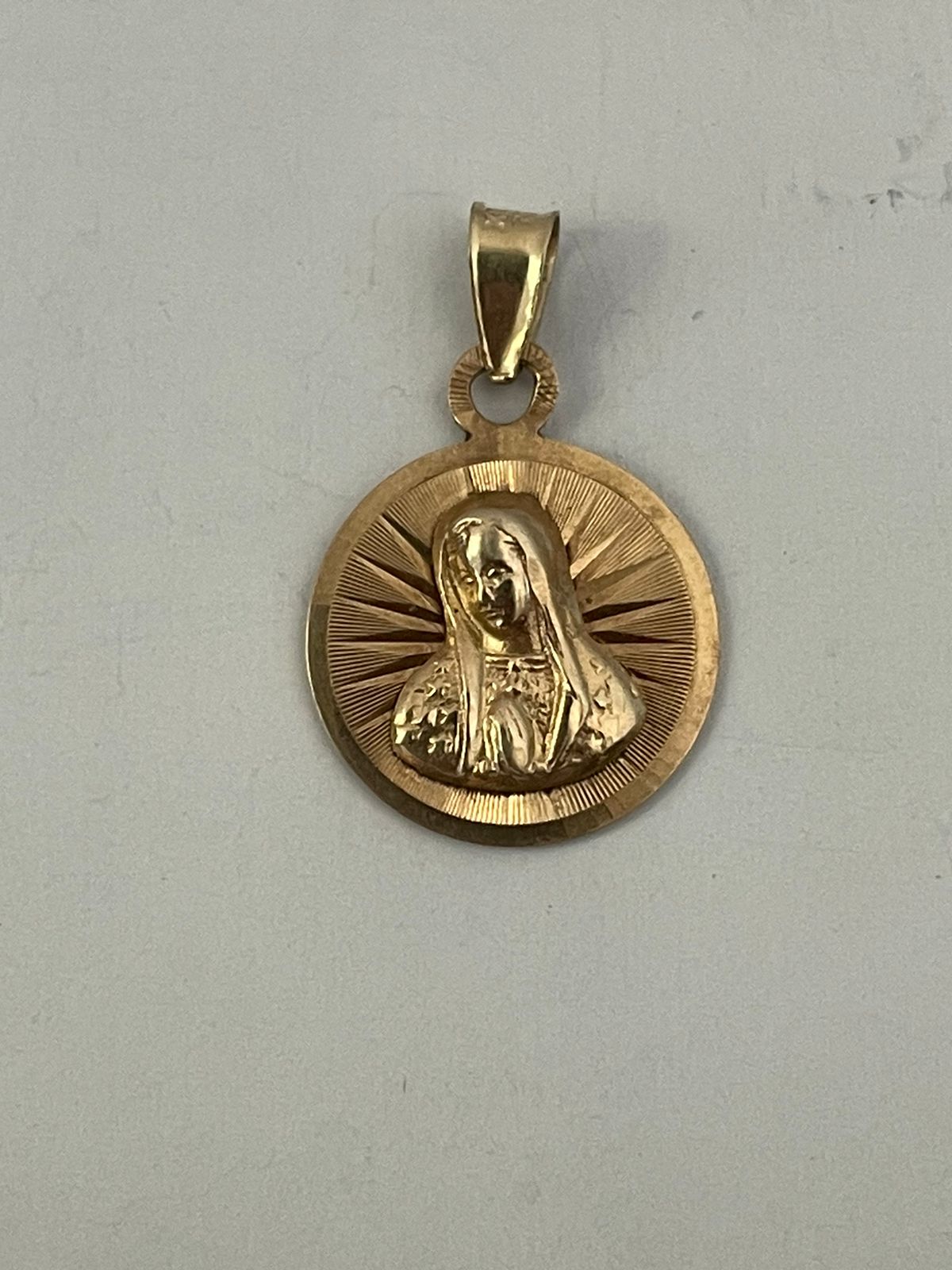 dije de virgen oro 10K