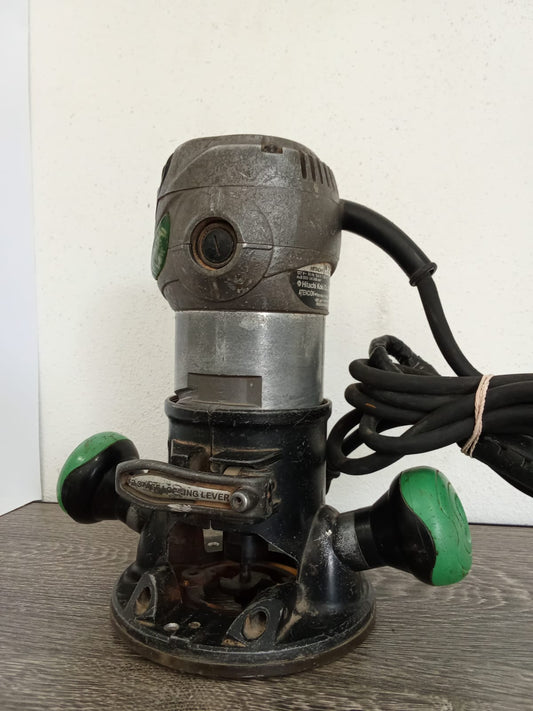 Router HITACHI-usado