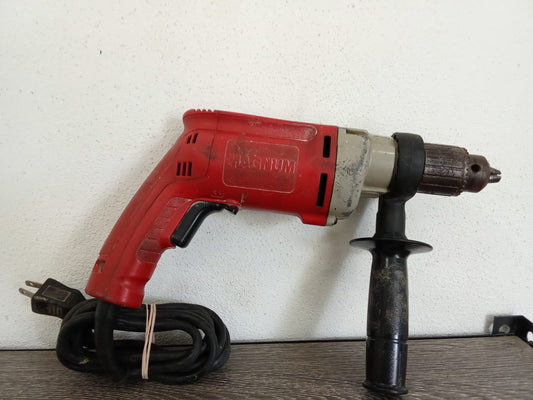 Taladro percutor Milwaukee-usado