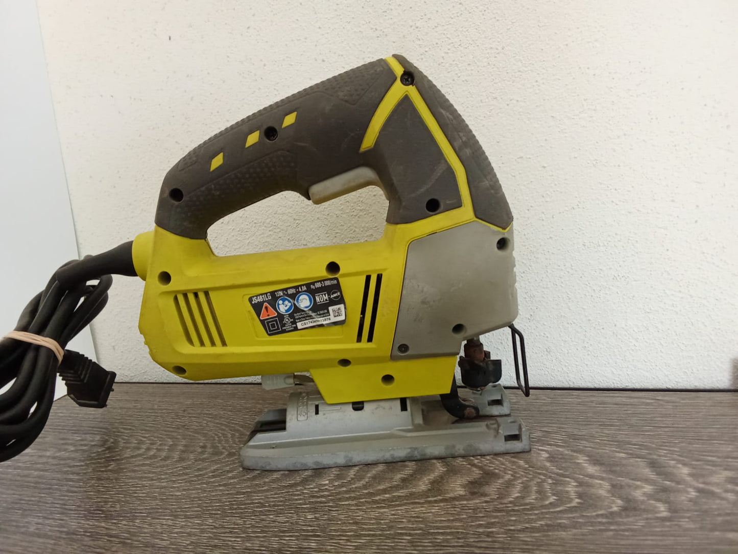 Sierra caladora RYOBI-usada