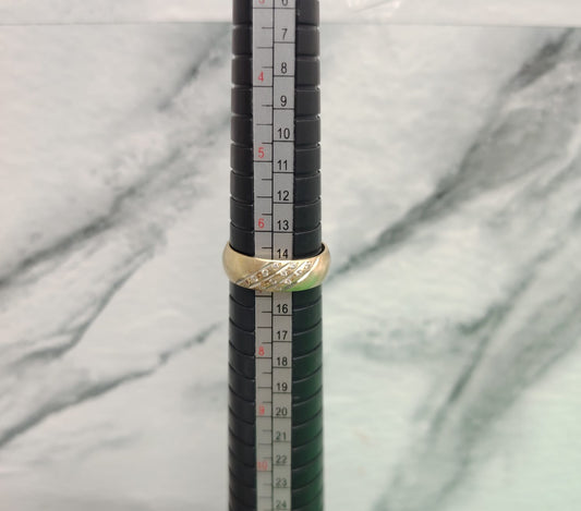 💍 ANILLO DE ORO 10K – 2.7 GRAMOS – DECORADO CON PIEDRAS (0.10g) – TALLA 15 ✨