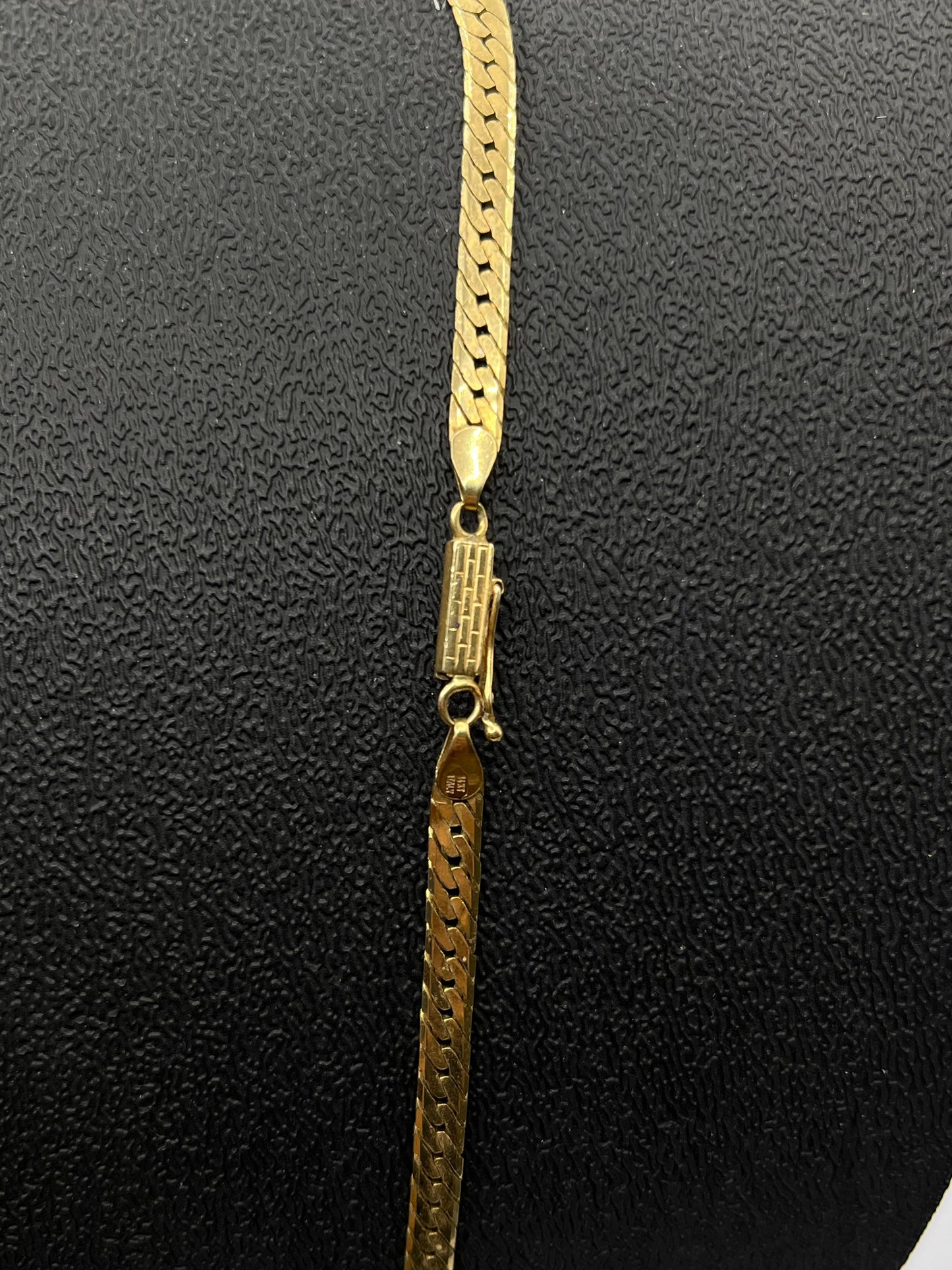 Cadena tipo serpiente — 13.2 g | 14k | 26 cm (abrochada)