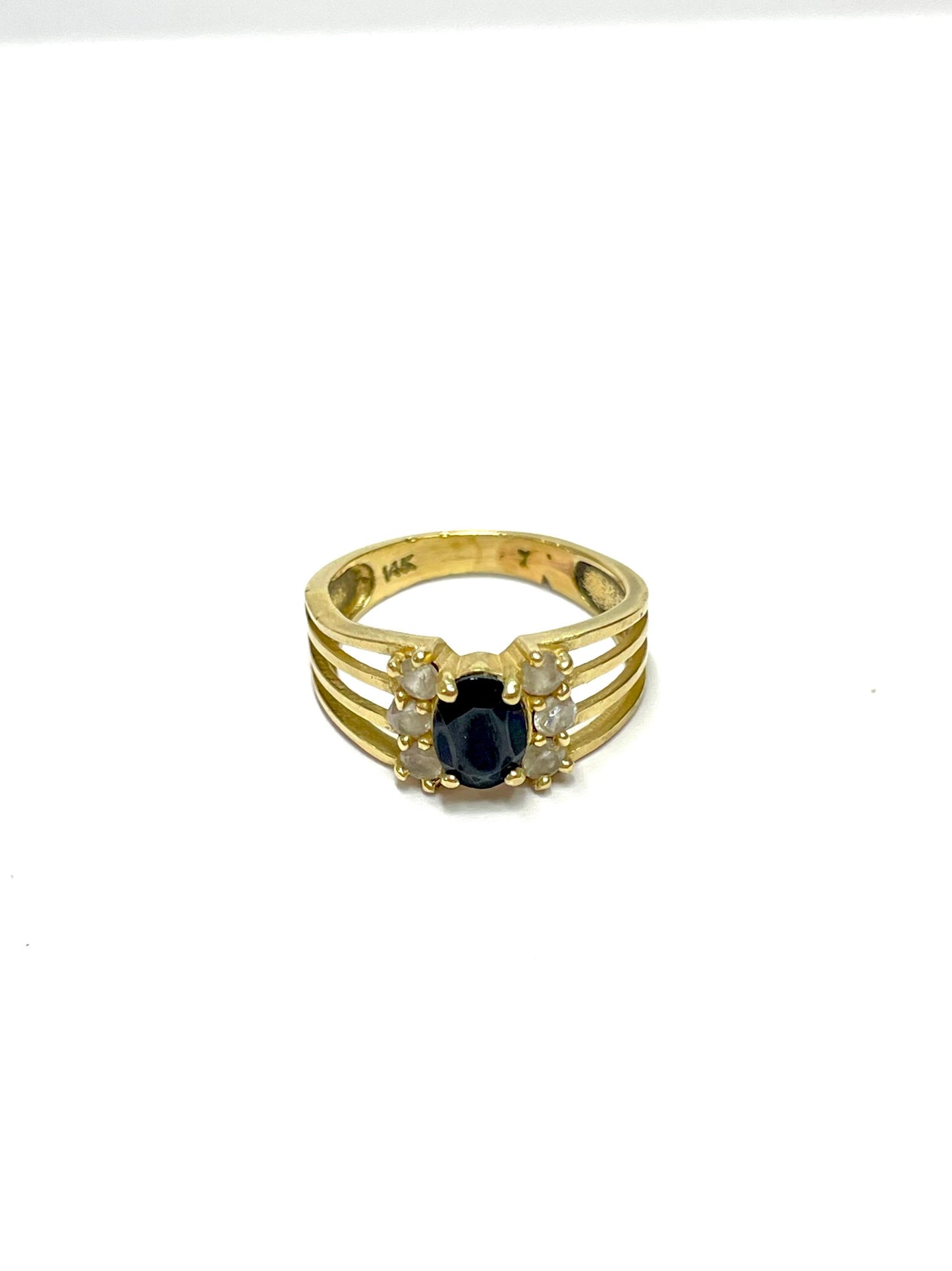 Anillo de Oro Vintage con Piedra Negra — 14k | 3.5gr | #6.5