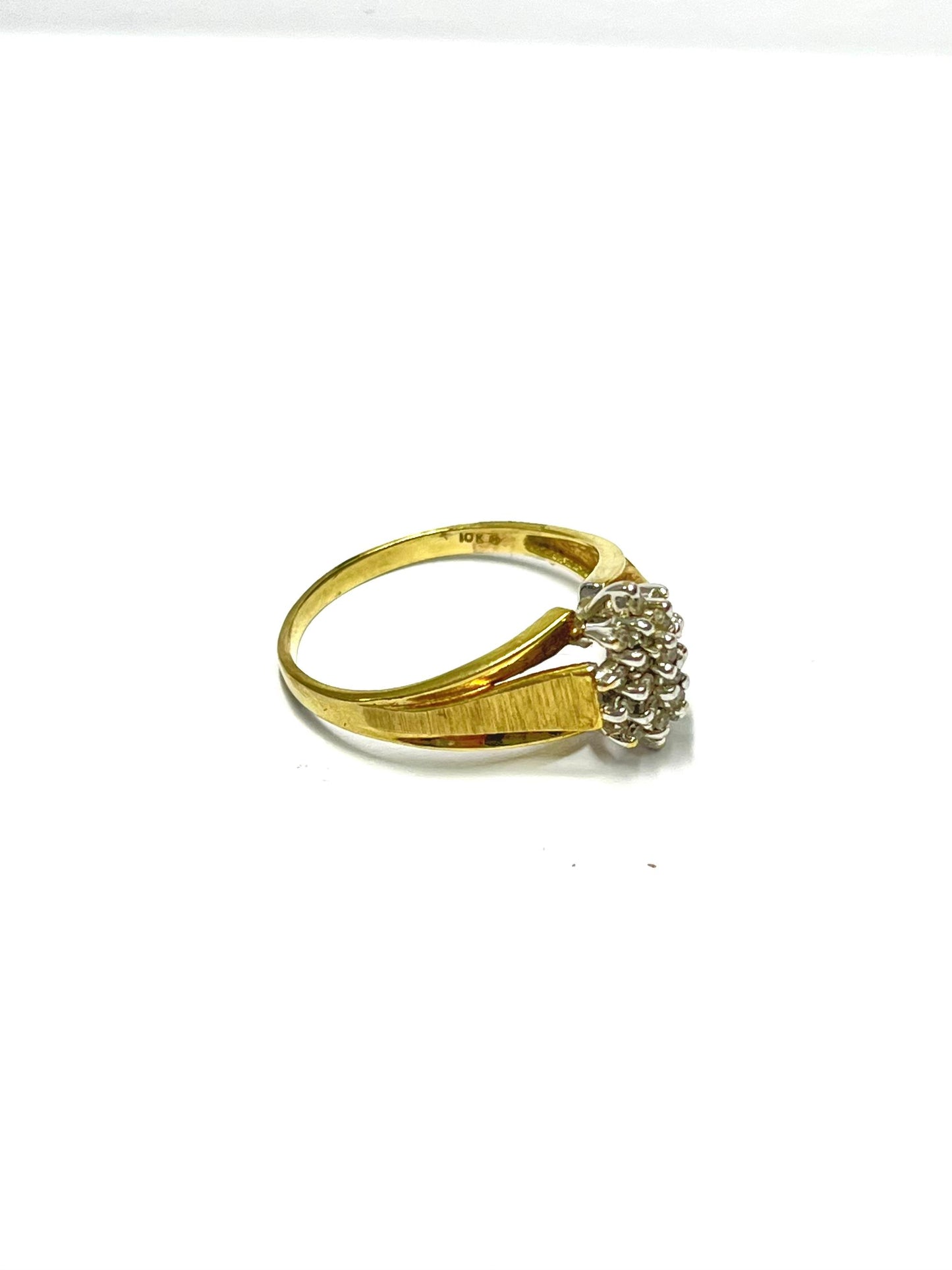 Anillo de Oro con Racimo de Diamantes Simulados — 10k | 2.3gr | #8